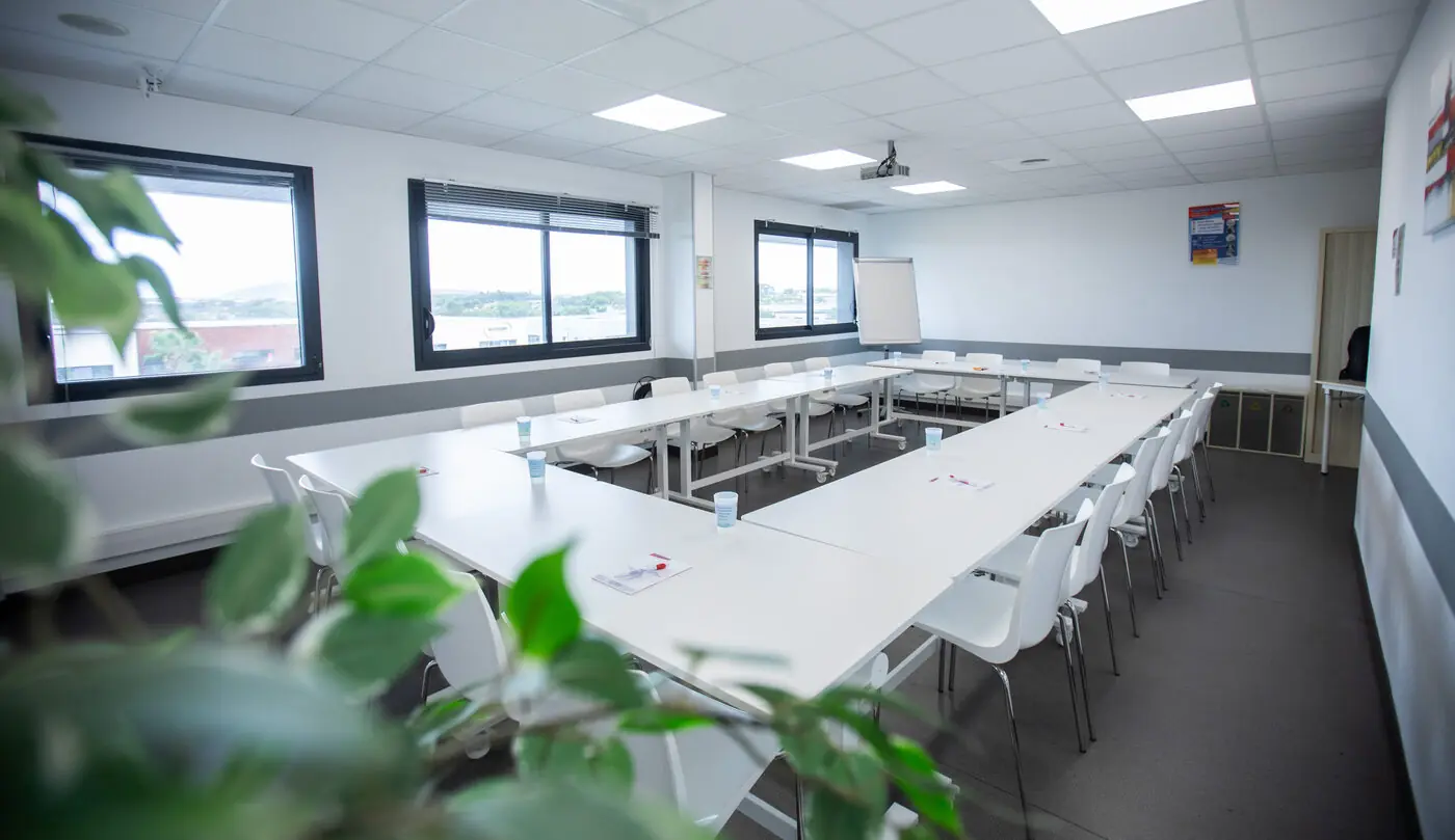 Salle plénière 100 personnes Garosud Montpellier — journée de formation fenêtres panoramiques Salle plénière 100 personnes Garosud Montpellier — journée de formation fenêtres panoramiques