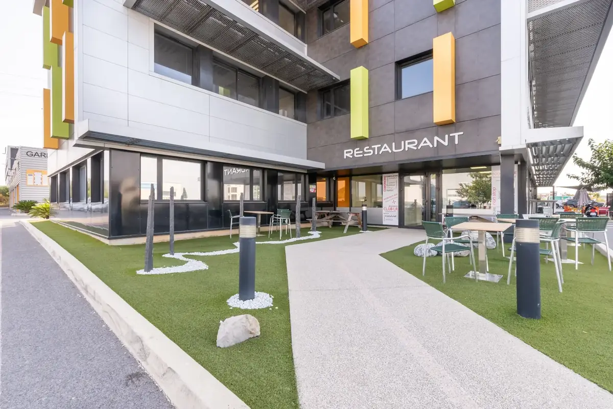 Terrasse Ô Resto Garosud Montpellier — déjeuner d'une journée de formation Terrasse Ô Resto Garosud Montpellier — déjeuner d'une journée de formation