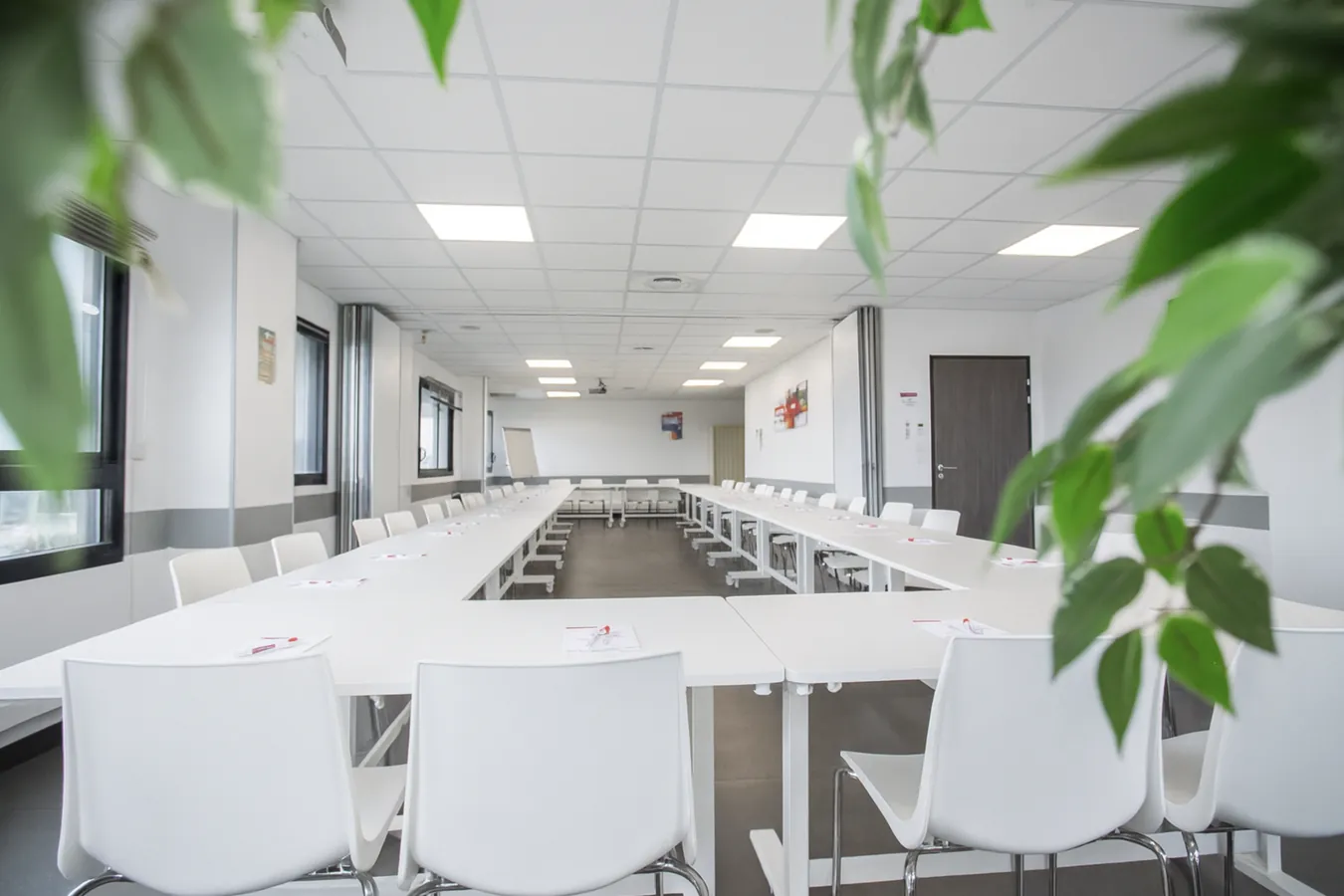 Salles Soléa 213 et 214 ouvertes à Garosud : grande salle modulable, cloisons amovibles Salles Soléa 213 et 214 ouvertes à Garosud : grande salle modulable, cloisons amovibles